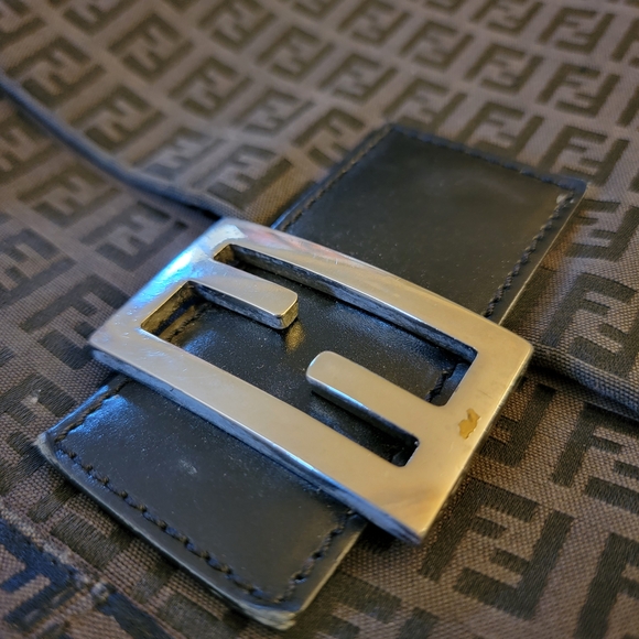 Fendi Mama Baugette FF Logo Brown Black Shoulder Bag Purse - Picture 4 of 9